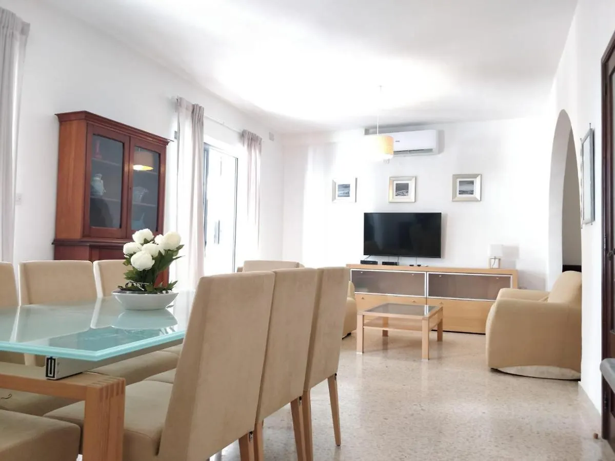 Large Apartment Close To Rocky Beach Mcre1-1 Sliema