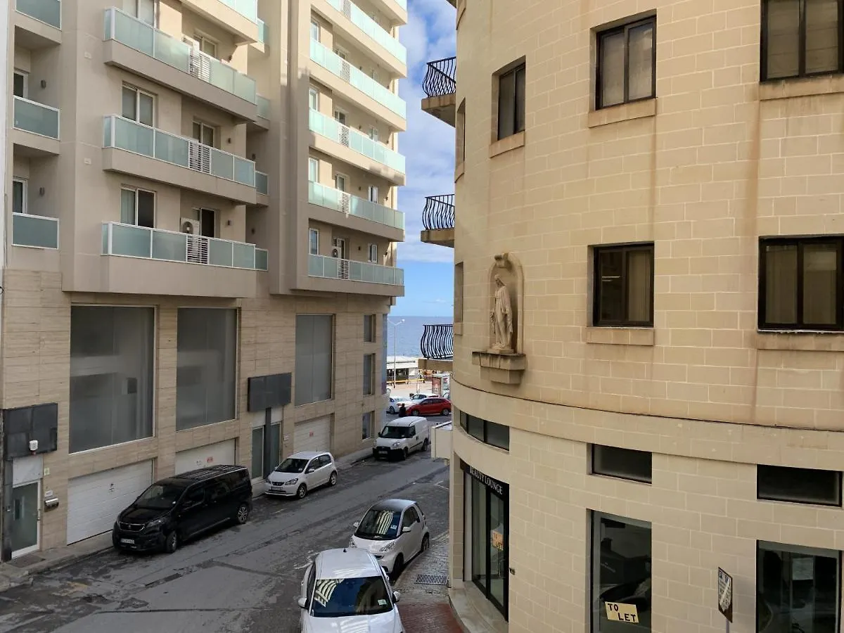 Large Apartment Close To Rocky Beach Mcre1-1 contacts